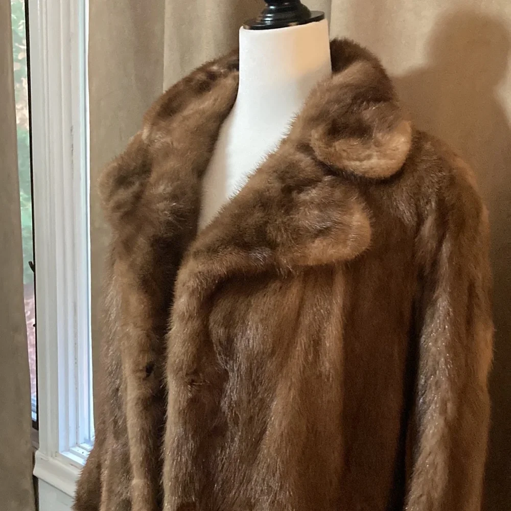 Vintage fur coat and hat - Picture 10 of 16